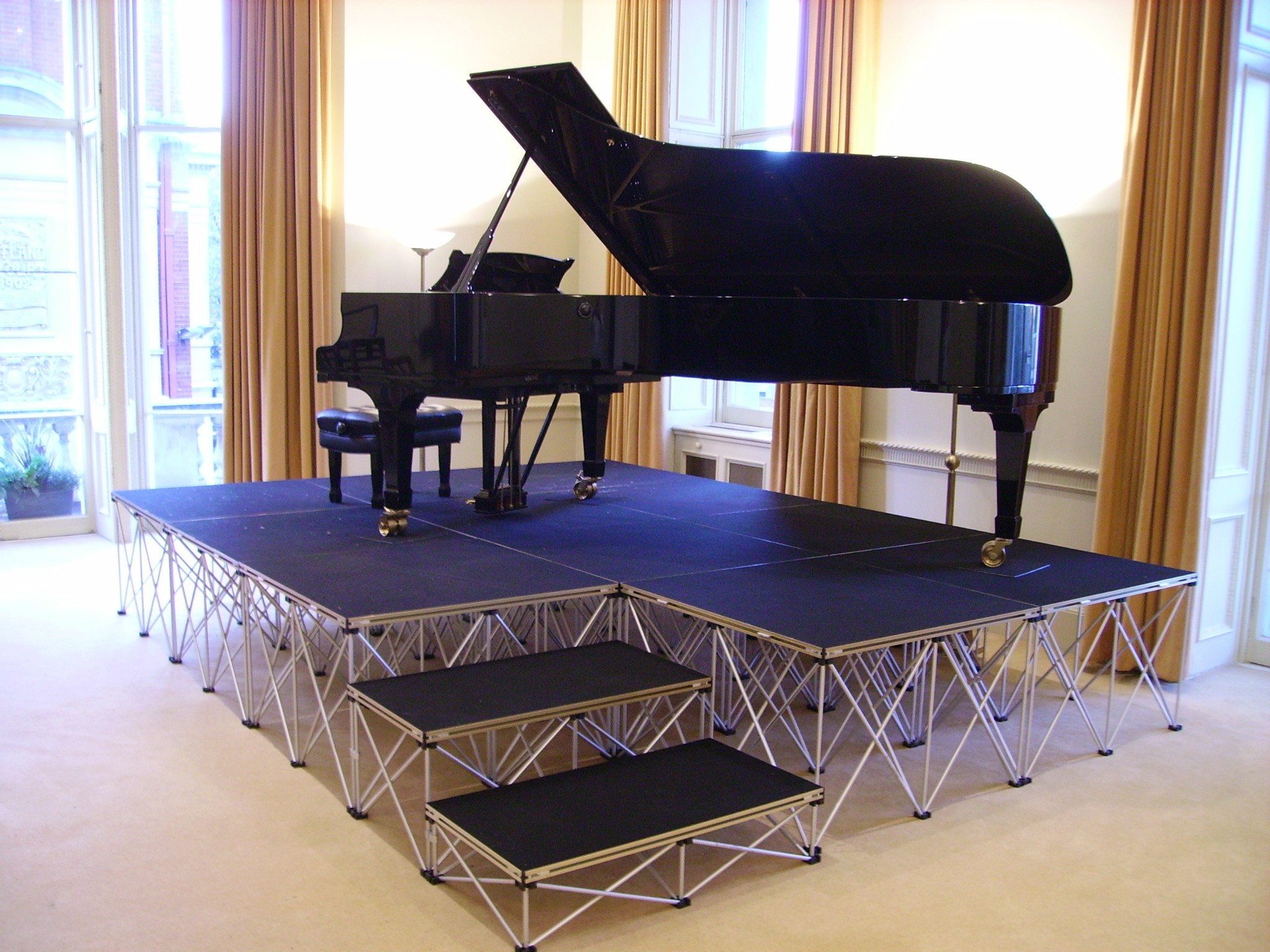 Recycled Staging – great value?
2.5/5
(2)